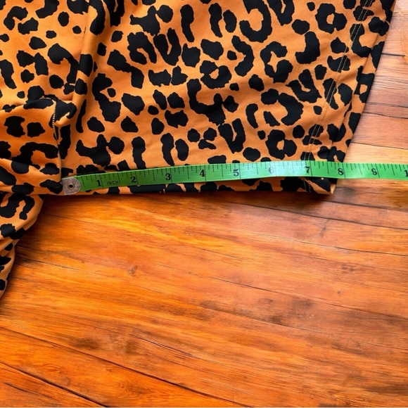 LICI FITLeopard Print Scrunch Biker Shorts - Size M - Animal Print / Orange - Picture 9 of 12